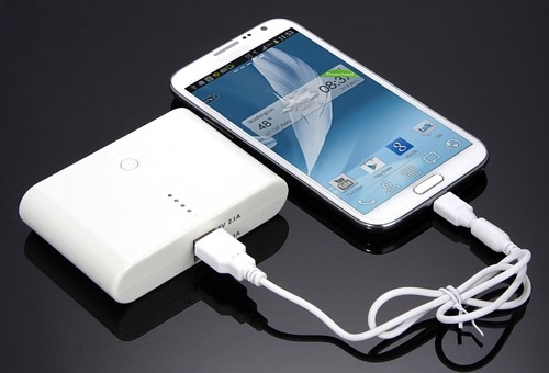 男子攀爬457公尺电视塔 只为了换灯泡.你敢吗