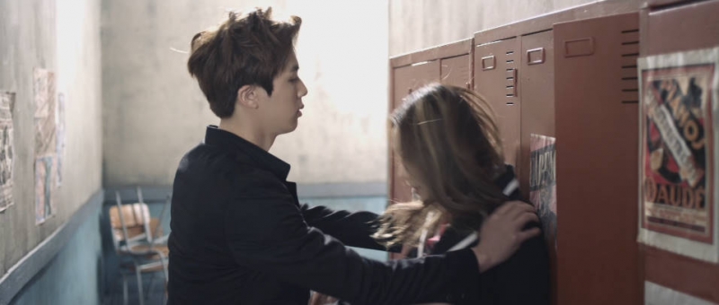 防弹<em>少年</em>团BTS 新人奖连3中! <em>成</em>最强新团! <em>少年</em>