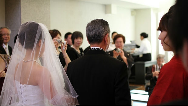 <em>女儿</em>要<em>结婚</em>了,爸爸的摄影机里藏著的是. LIFE生