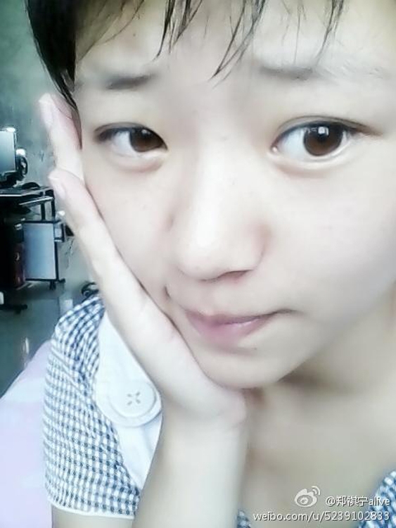 <em>18岁</em>癌症<em>女孩</em>微博直播走向死亡:妈妈决定放弃