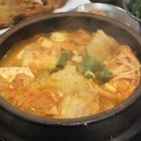 ［食記］阪急百貨B2。可瑞安韓國料理。泡菜豆腐鍋真夠味。吃得好撐呀！