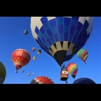 奮力飛向晴空的繽紛療癒盛事 佐賀國際熱氣球節