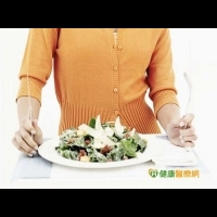 問題食品吃下肚　營養師教你五種蔬果排毒