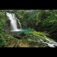 烏來泡溫泉順遊山林 內洞森林遊樂區、紅河谷感受泰雅民族生命力