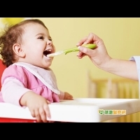 寶寶如何吃副食品？　餵食物泥掌握五分鐘