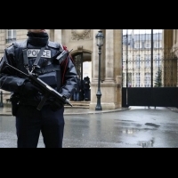 法國再傳女警遭擊斃　全國警員加強安檢持續緝兇