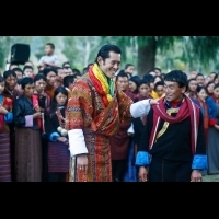 世界最帥的國王在不丹！他說：「等妳長大，就娶妳」