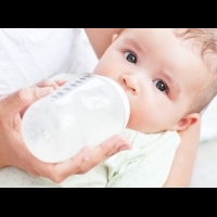 妳是否常給寶寶喝冷飲？日本名醫：餵食幼兒吃冰涼食品的正確訣竅應該是....│世茂出版