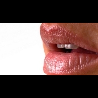 從嘴巴看健康：7個口腔徵兆反映身體狀況 | 早安健康NEWS