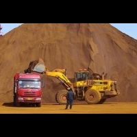 大型礦業公司正是鐵礦價格暴跌的兇手！傳澳洲政府將調查 財長否認