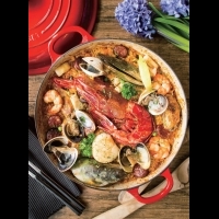 【蘇發福－鑄鐵鍋食譜】餐廳裡的『西班牙海鮮飯』，現在成為你的私房菜！