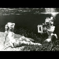 77年前的超現實主義海底攝影作品 帶我們一窺30年代的風華樣貌│妞新聞