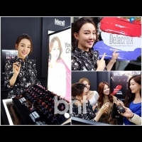 潤荷出席Claire’s Korea彩妝品牌“德拉克羅瓦”開業活動