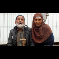 足感心！阿富汗一家庭逃難千里  不拋棄110歲高齡老人
