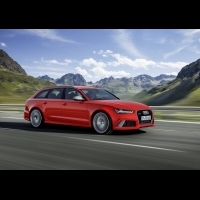 升級旗艦規格 2016 Audi RS6 and RS7 Performance