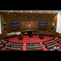 國會質詢總統就是監督行政？