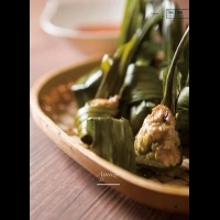 泰式開胃菜：炸斑蘭葉雞｜《泰國料理全書：經典泰國菜×皇室甜點70道》
