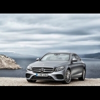 新一代Mercedes-Benz E-Class將成品牌首輛搭載全新「2.0L」柴油渦輪之車款，預計於2016年底前引進國內販售！