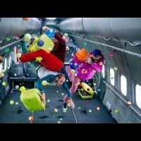 一鏡到底再升級！美國鬼才樂團OK Go帶來無重力MV