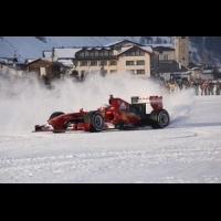 法拉利F1車隊獻上「雪中紅」冬季美景（內附動態影片）