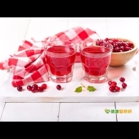 泌尿道感染　猛喝蔓越莓汁有用嗎？