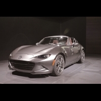 2016紐約車展10大精彩好車之二─硬頂渾然天成 Mazda MX-5 RF