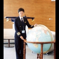 誰說機師是專屬於男性的工作？！女機師游惠宇靠著「這種精神」，隸屬於A330-300機隊，至今已經飛行十年！