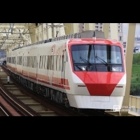 日本出現普悠瑪 東武鐵道開行台鐵彩繪列車