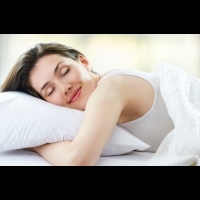 誰說睡覺一定要睡滿8小時，每個年紀的睡眠時間都不一樣？！讓你睡好覺的「3種處方籤」，保證一夜好眠...