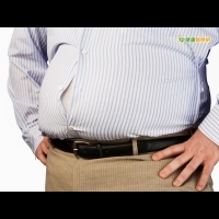 腹部鼓脹且排尿困難　竟是攝護腺肥大導致