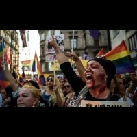 土耳其跨性別人權鬥士慘遭先姦後焚，不滿民眾上街集結示威