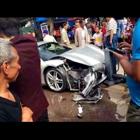 到底是「街頭賽車」或「靈犬萊西」闖的禍？ 渦輪烈馬Ferrari「488 GTB」竟離奇衝撞「488 GTB」！