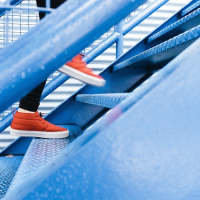 能燃脂、訓練心肺，爬樓梯是最笨的運動嗎？