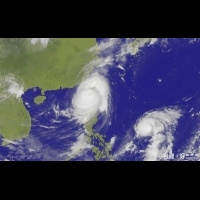 強颱莫蘭蒂籠罩南台灣　估15日上午脫離暴風圈