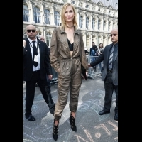 巴黎時裝週，超模、時尚部落客、時尚編輯爭奇鬥艷
