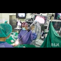 現場直擊！藉助機器人操刀，無血手術3天出院　達文西名醫劉偉民：40分鐘摘除子宮