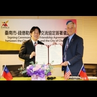 美國錢德勒副市長訪台南　為少棒比賽開球