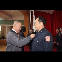 為苗縣晉陞員警授階　徐耀昌表揚為民服務績優人員