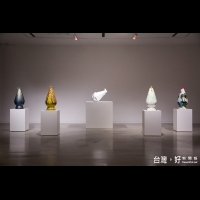 「感動雞」藝術家彩繪助學特展　21日亮相台東美術館