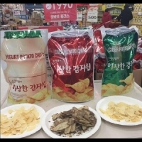 絕對限量版！韓國超奇怪的3款洋芋片～當甜味的飲料搭配上洋芋片的鹹，超適合新年當伴手禮的！