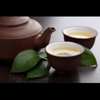喝「綠茶」可促進代謝！想要吹彈可破、紅潤氣色的美肌，請從OO開始～