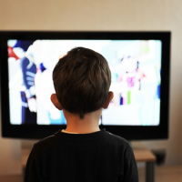 兒童每日看電視超過2小時 肥胖風險加倍