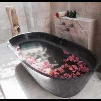 米蘭達·寇兒也在實踐中♡洗澡時的新習慣「打磨身體護理方法」