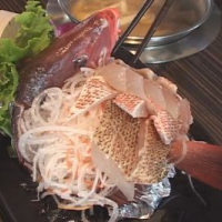 冬天吃火鍋 活蝦吃到飽 業者拼鍋物 肉類及海鮮頂級食材