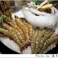 〔台北〕好客酒吧燒烤 ─ 深海琥珀蝦真是太美味了～（內附優惠兌換券！）