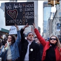 面對川普禁令，時尚圈不沉默　Bella Hadid：「我以身為穆斯林為榮！」