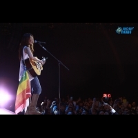陳綺貞一把吉他轟動香江 女歌迷示愛高喊︰「嫁給我！」