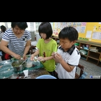 校園開闢「希望農場」　學童自種蔬菜包水餃