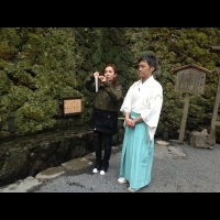 只要將空白的籤文紙放置水中數秒...京都貴船神社的「水占卜」好特別！暢遊京阪，4大在地人私房景點不能錯過！
