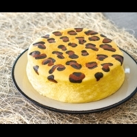 可愛又迷人的【日式豹紋芝士蛋糕】，在家也能做！慵懶的下午茶時光，來片蛋糕超愜意...